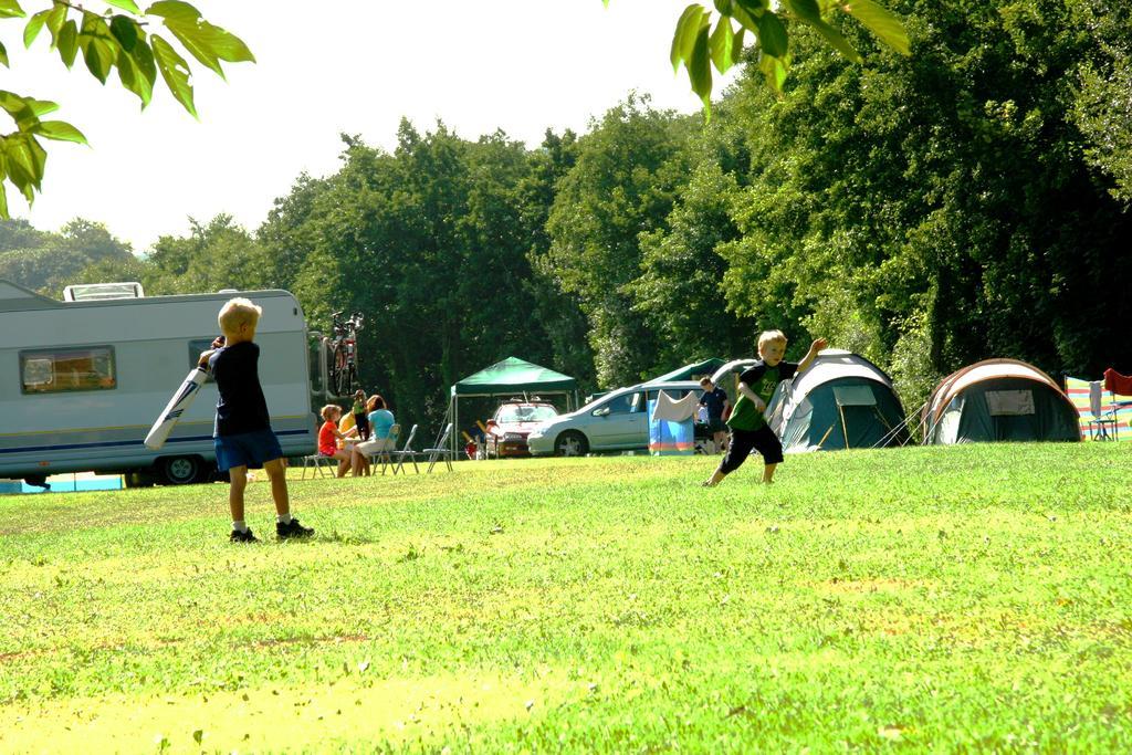 Hele Valley Holiday Park Ilfracombe Esterno foto